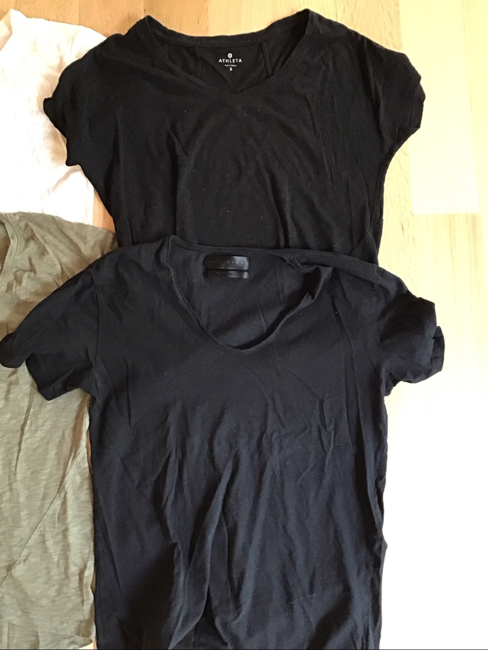 Women’s tee shirts size small lululemon,Athleta, Zara - Picture 3 of 3
